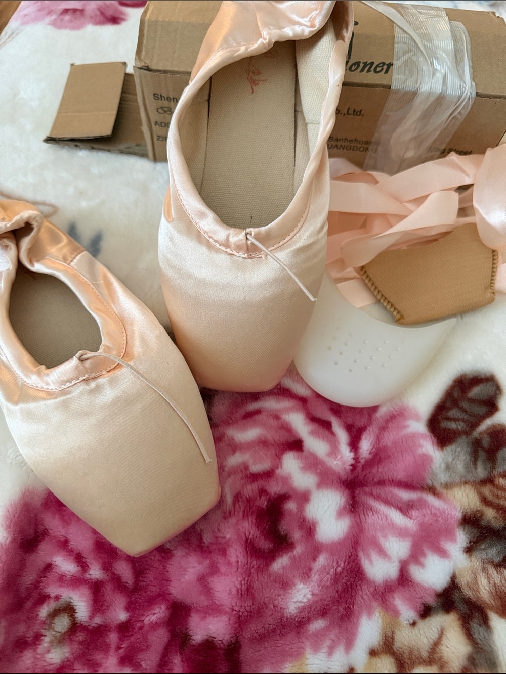 Ballet Pointe Shoes in Pale Peach Satin